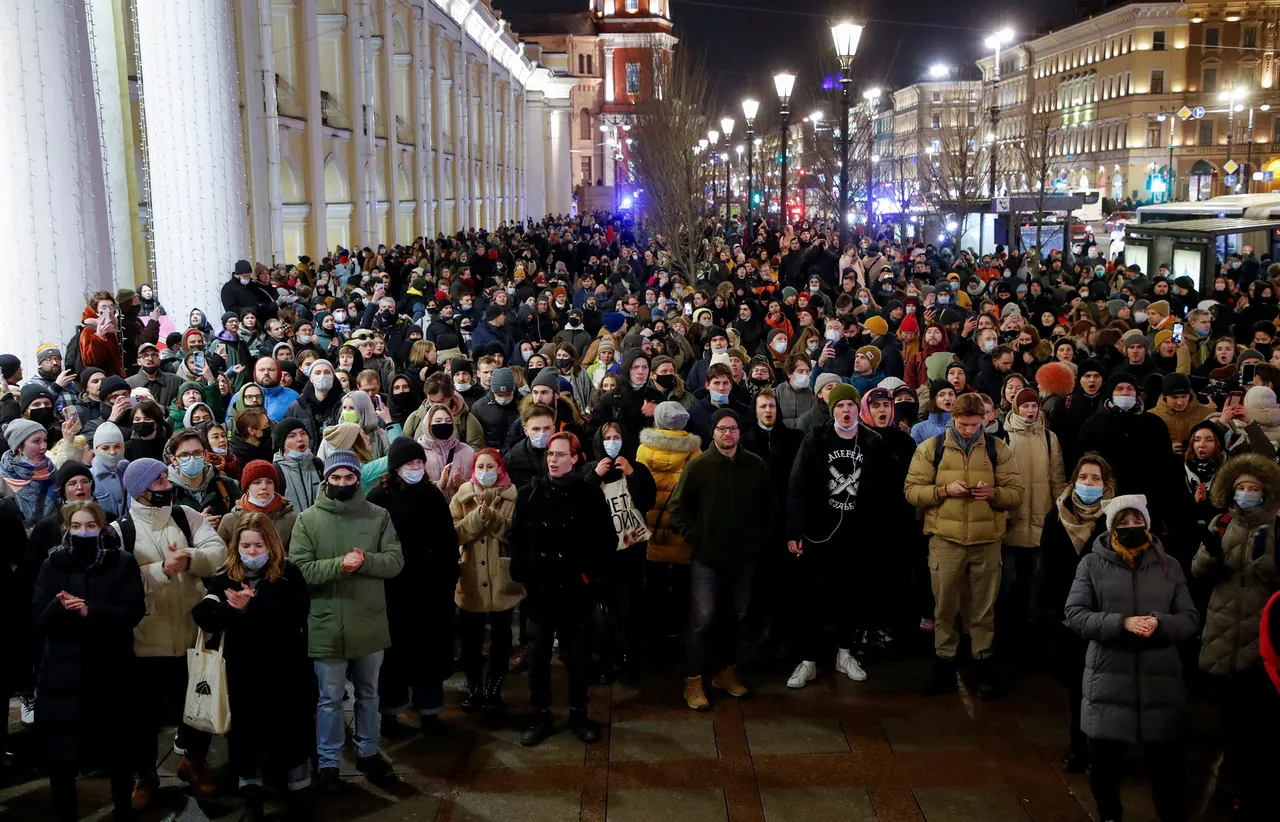 220224-ukraine-russia-protests-01-88a08b.jpg