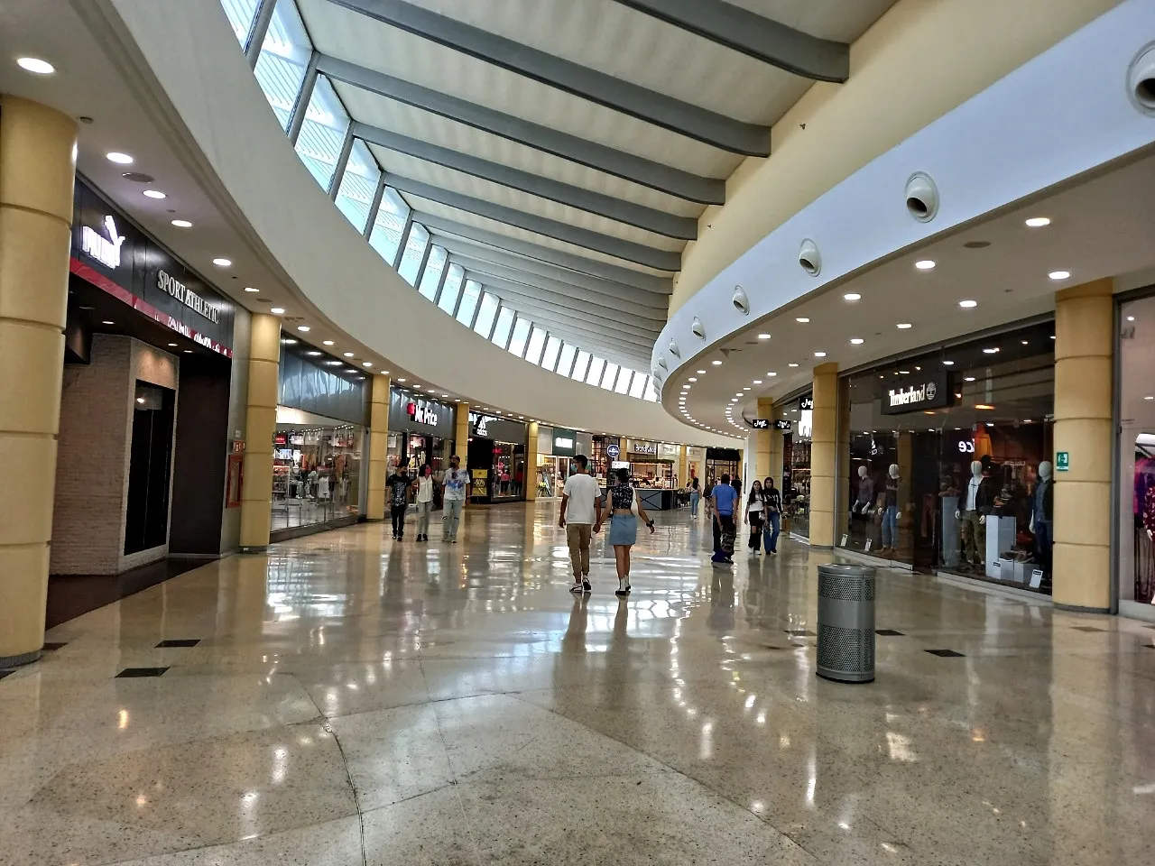 f50b19c1-c3d7-494b-802e-416db51cf937-01.jpeg
