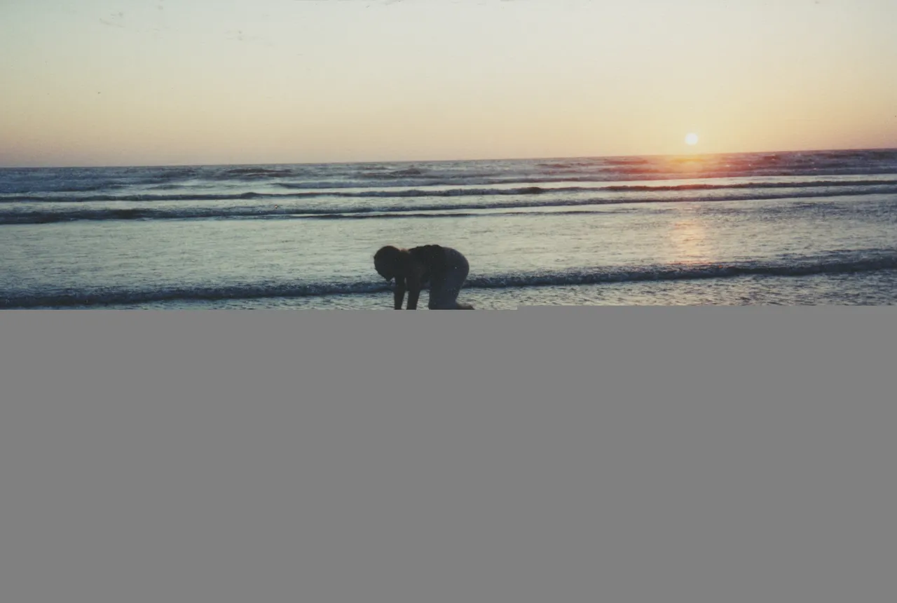 2000's maybe - Beach Sunset 03.jpg