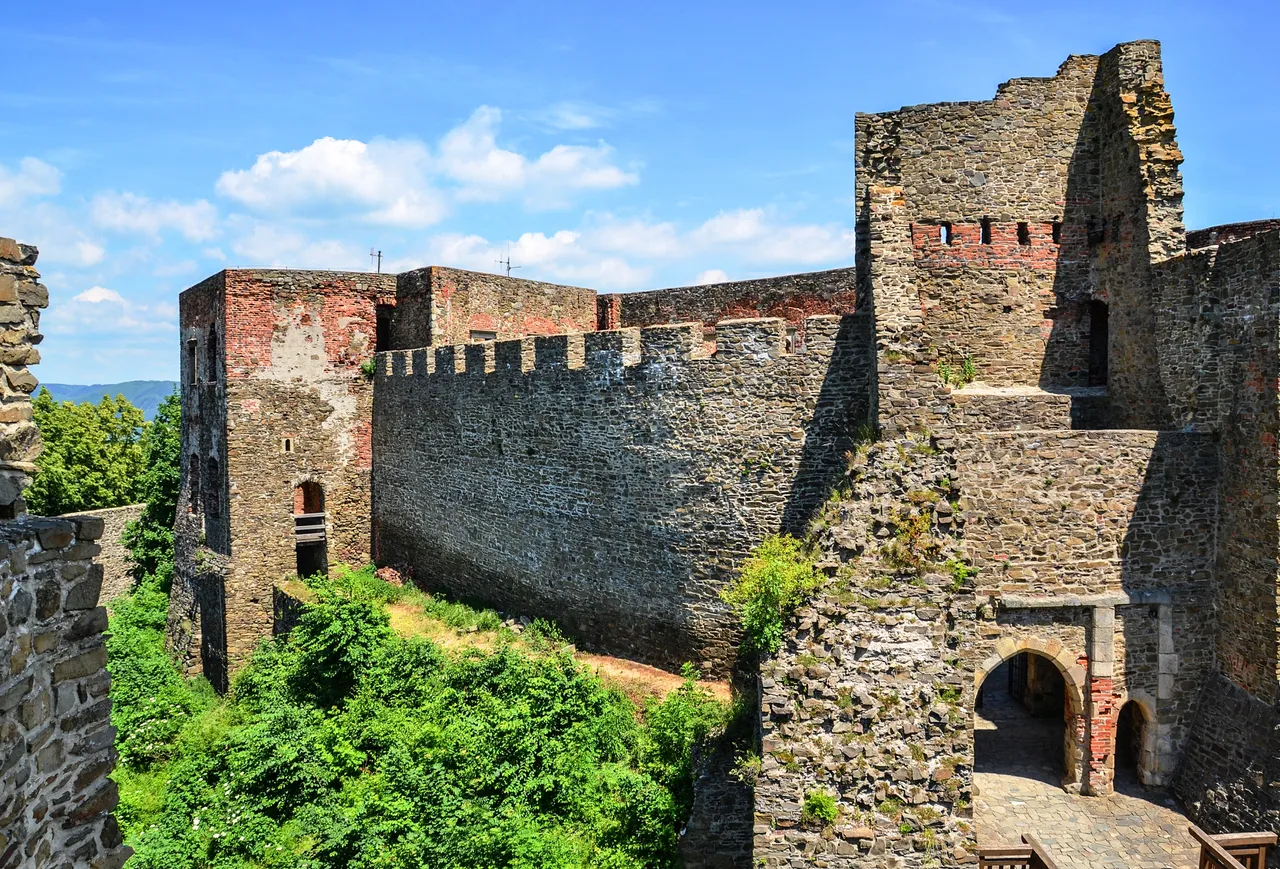 Hrad_Helfštýn_(by_Pudelek)_01.jpg