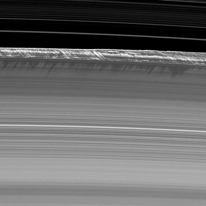 Saturn_s_B_ring_peaks_node_full_image_2.jpg