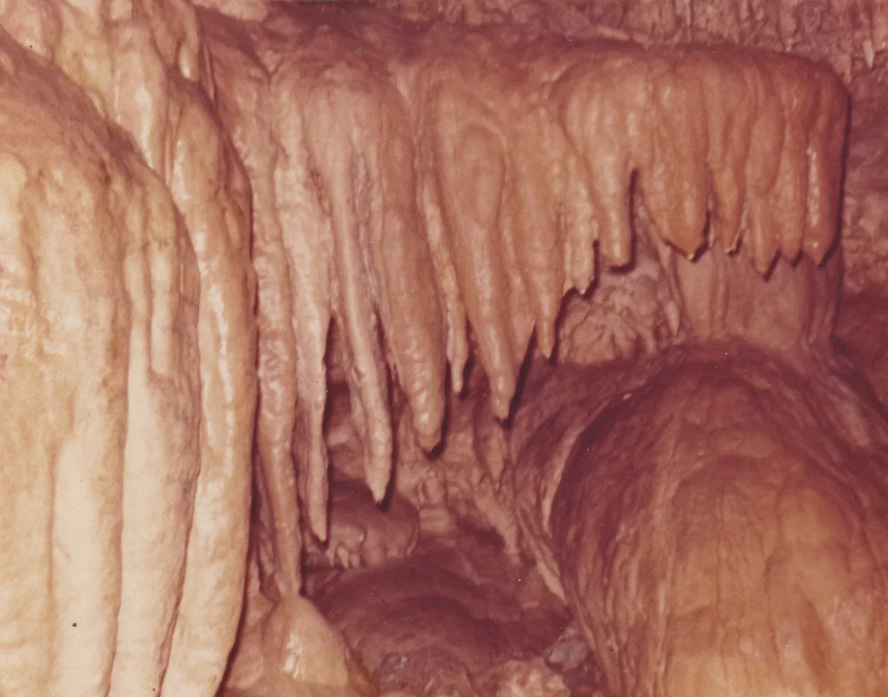 1974-01 - Caves, these 6pics aren't dated, but might be Jan 74, Richard Morehead Family Trip, 6pics-6.png