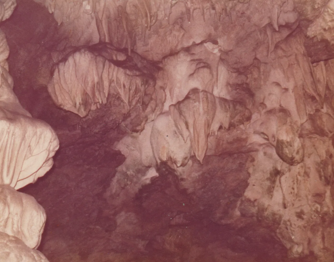 1974-01 - Caves, these 6pics aren't dated, but might be Jan 74, Richard Morehead Family Trip, 6pics-5.png