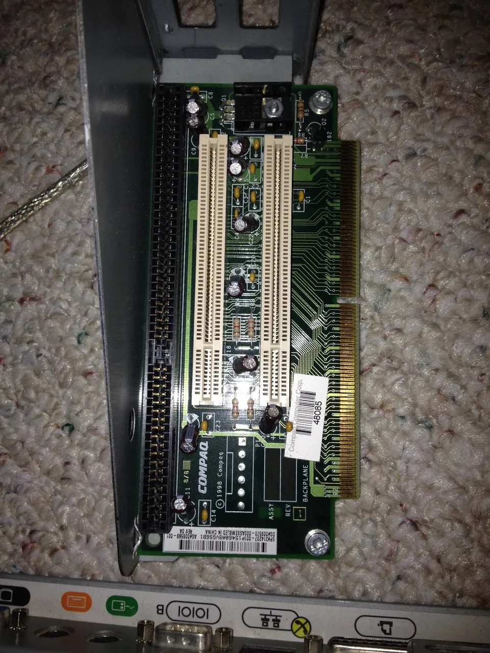 A view of the riser card with 1 PCI slot and 1 PCI/ISA shared slot