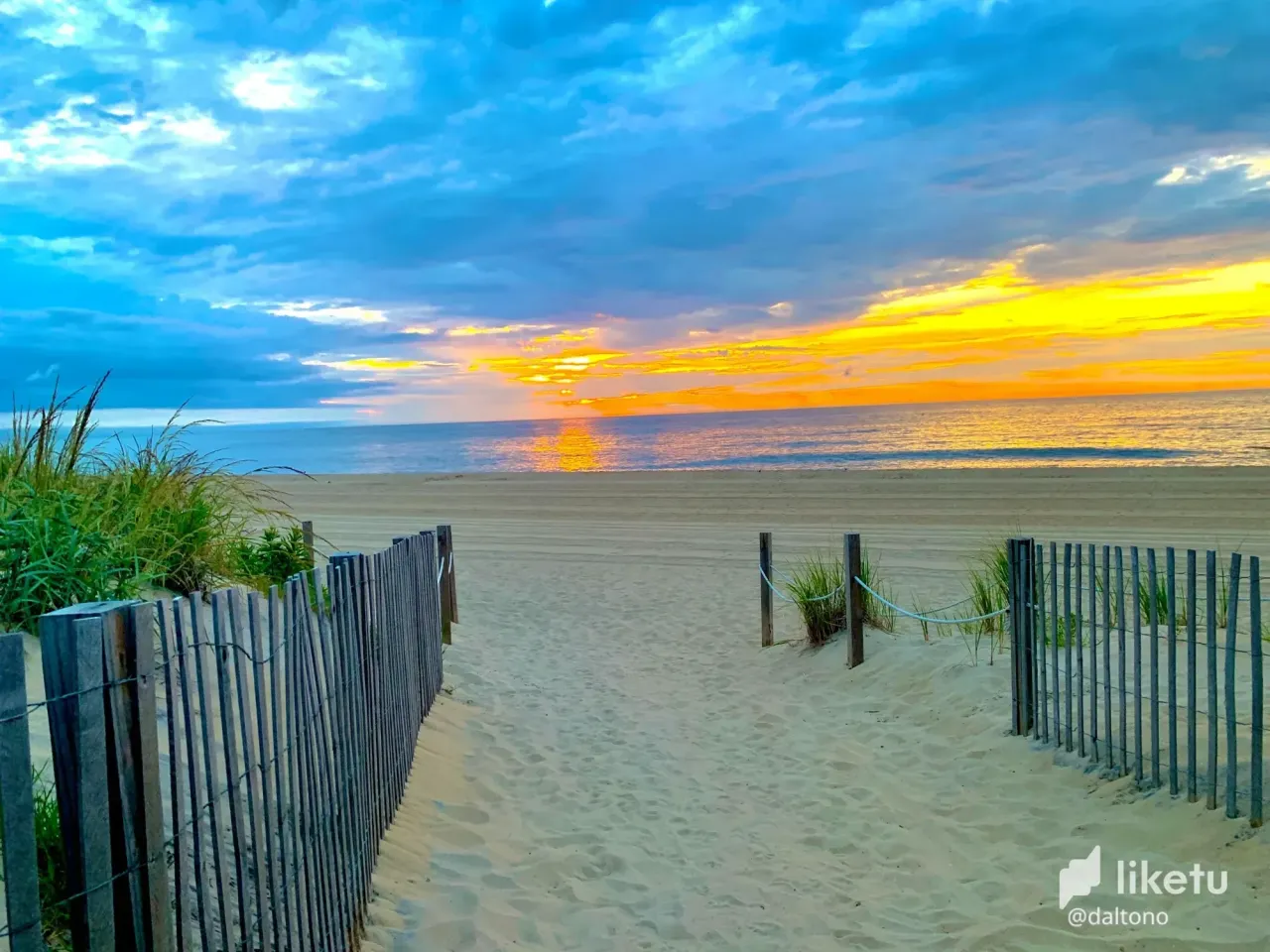 cl6ruwv7102ek0wkf3cjv1iw9_beach.webp