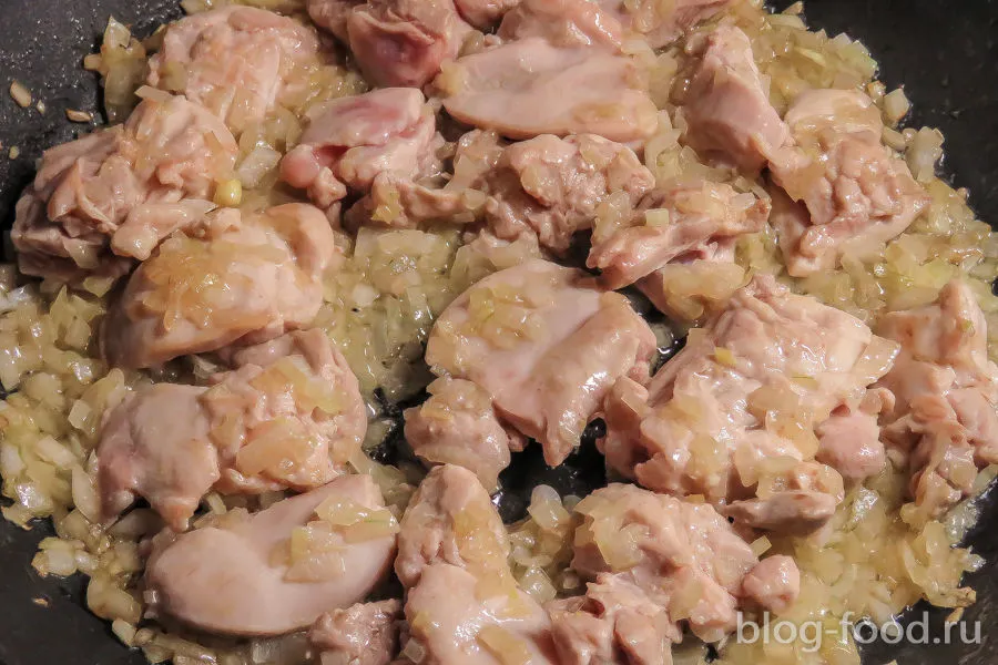 Chicken with honey pear and cinnamon