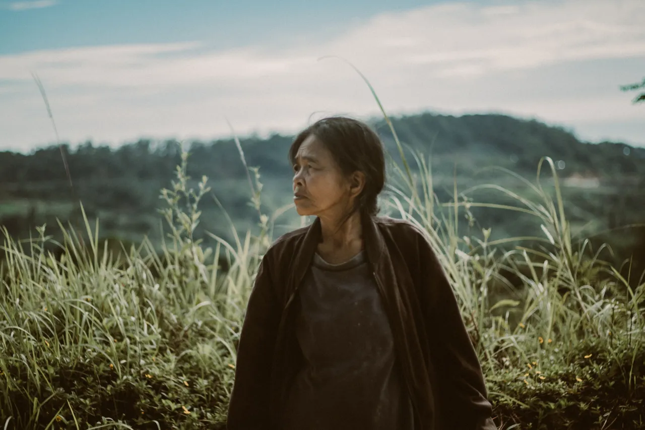 woman 6 of 8.jpg