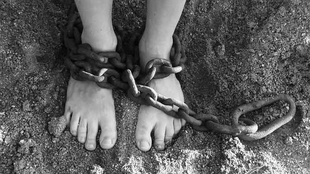 chains19176_640.jpg