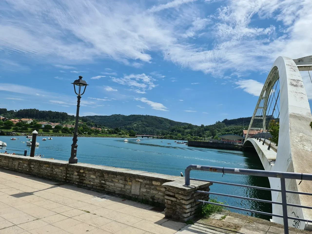 Bridge over the Plencia estuary that connects its old quarter with the promenade.