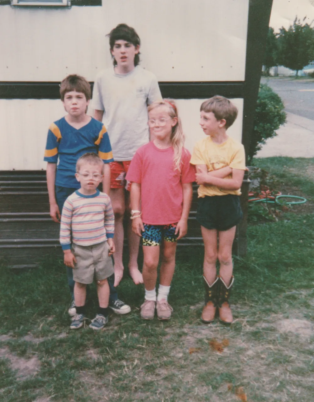 1988 maybe of Alan, Nathan, Joey, Katie, Rick, at DAFG Front Yard.png