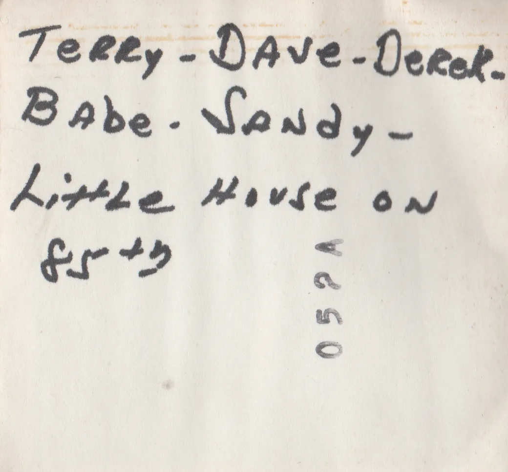 1961-03 - Little House on 85th - Terry, Dave, Derek, Babe, Sandy, 052A, March 1961, 1 woman, 2 boys, 2 girls, black and white, the back.png