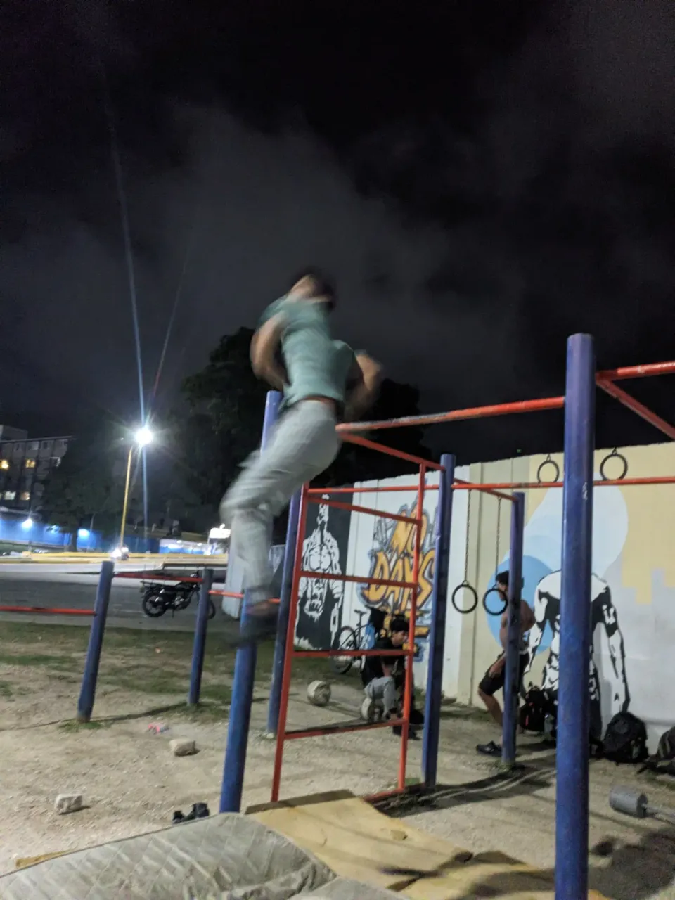 OiFFOLtqGYlfHTHG_PXL_20250526_193317107.webp