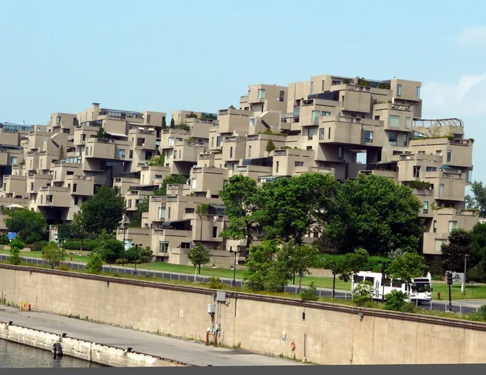 13-33-Worlds-Top-Strangest-Buildings-habitat67.jpg