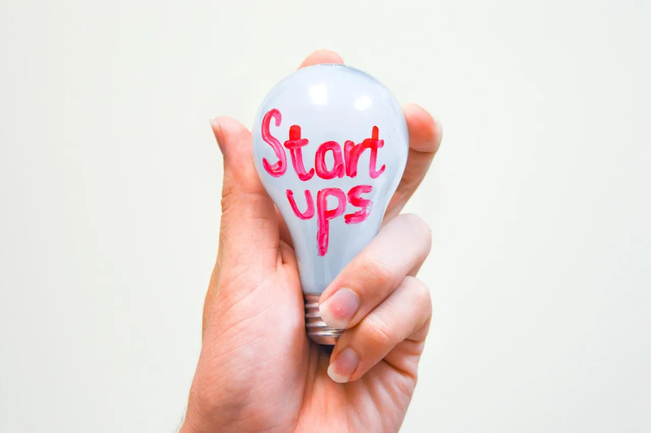 startups-g15b33ed17_1920.jpg