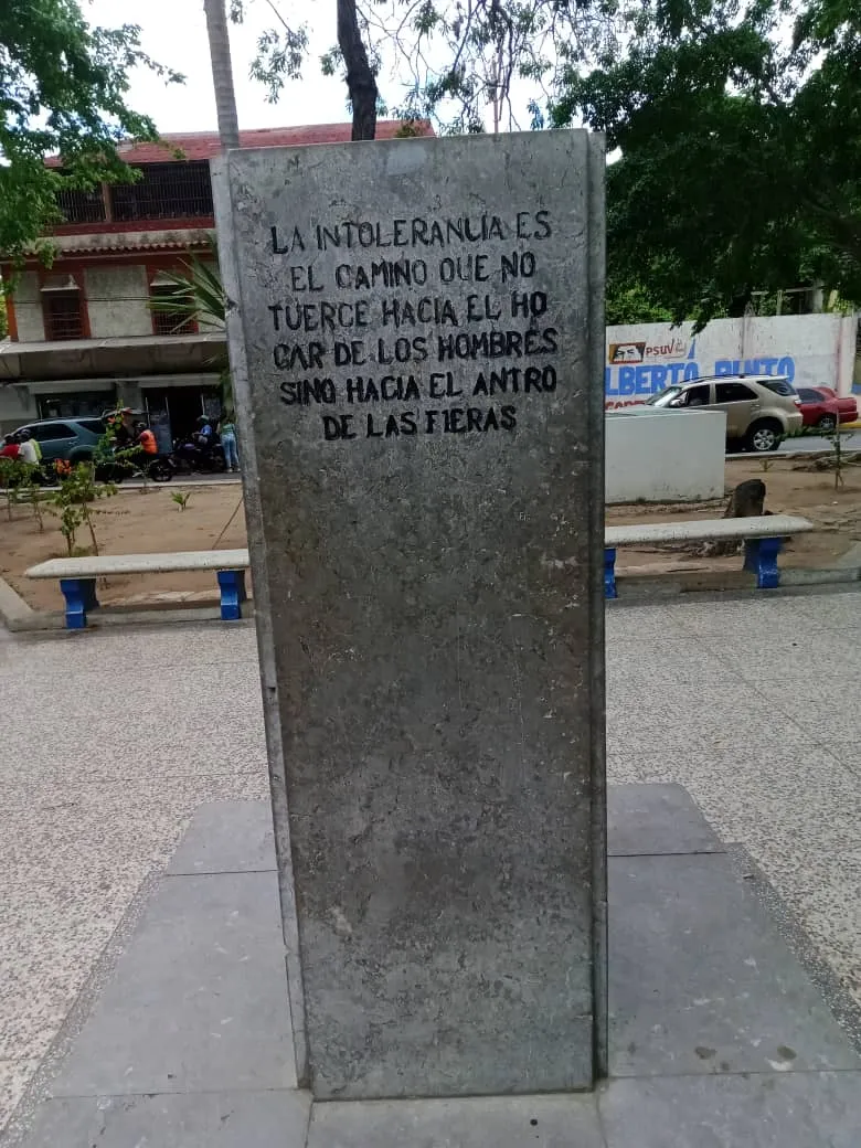 plaza (16).jpeg