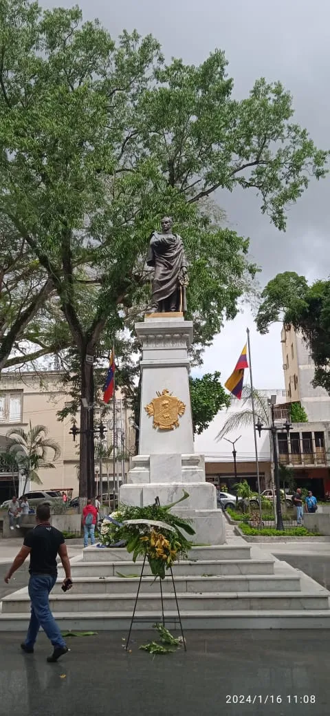 plaza bolívar mturín (13).jpeg