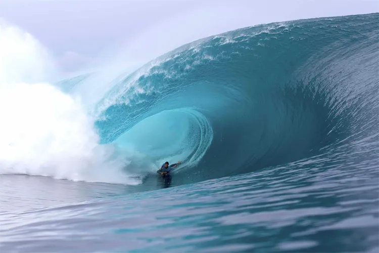 bodyboarderteahupoo.jpg