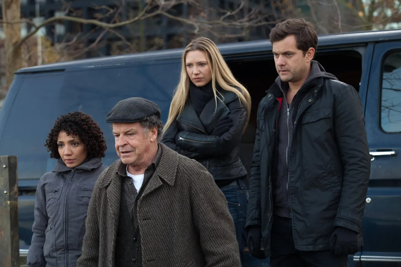 Fringe_Serie_de_TV-894713995-large.jpg