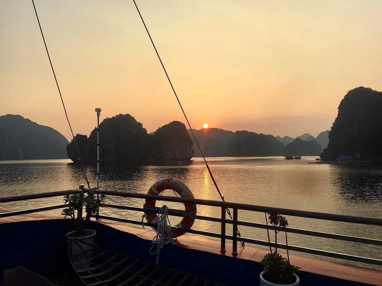 lan-ha-bay-activities-2.jpg