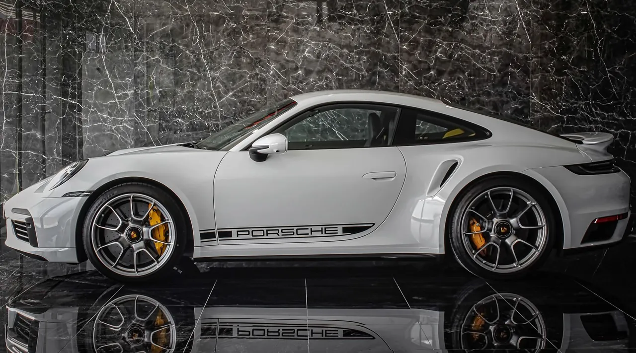 1-PORSCHE 911 TURBO S_Edit-2_edit.jpeg