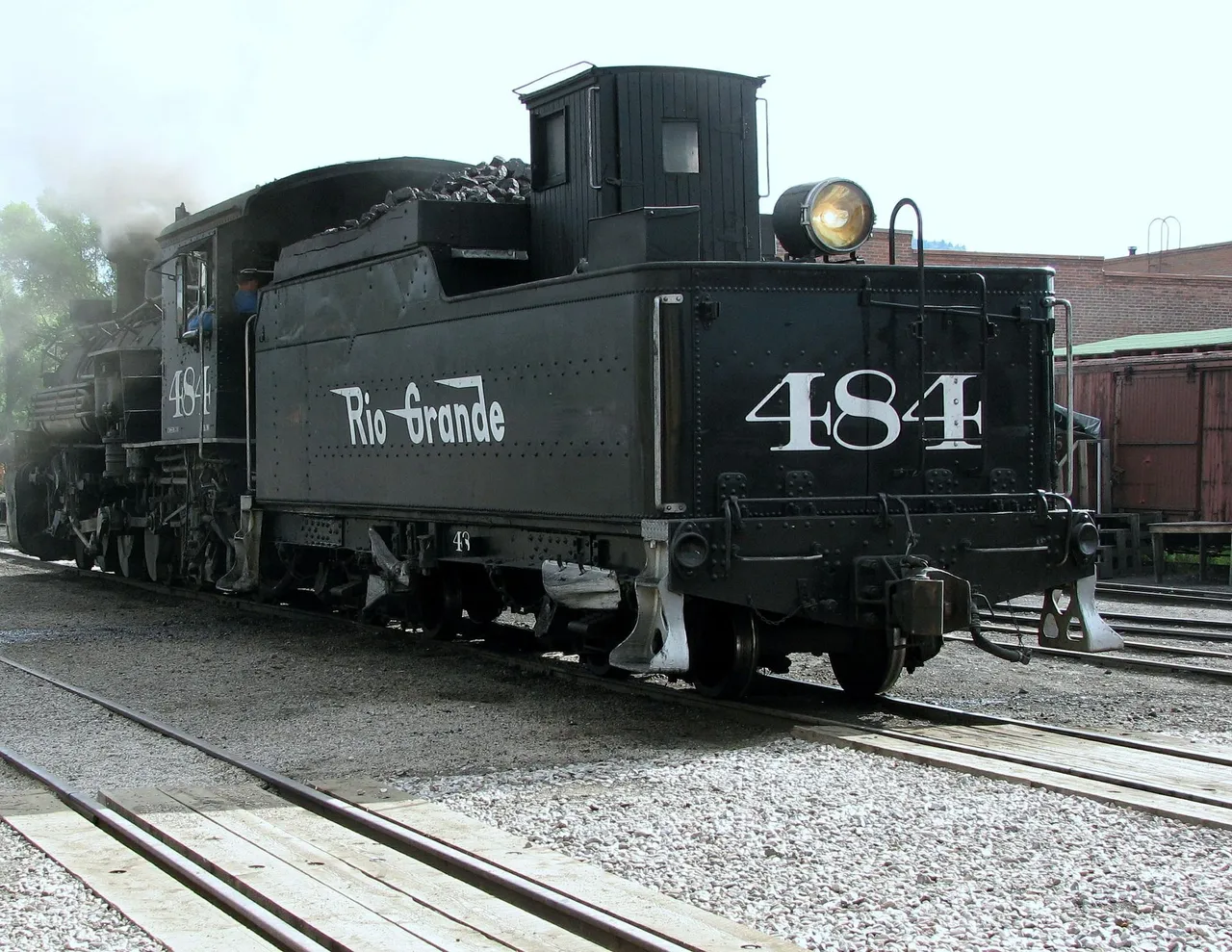 locomotive-421846_1920.jpg