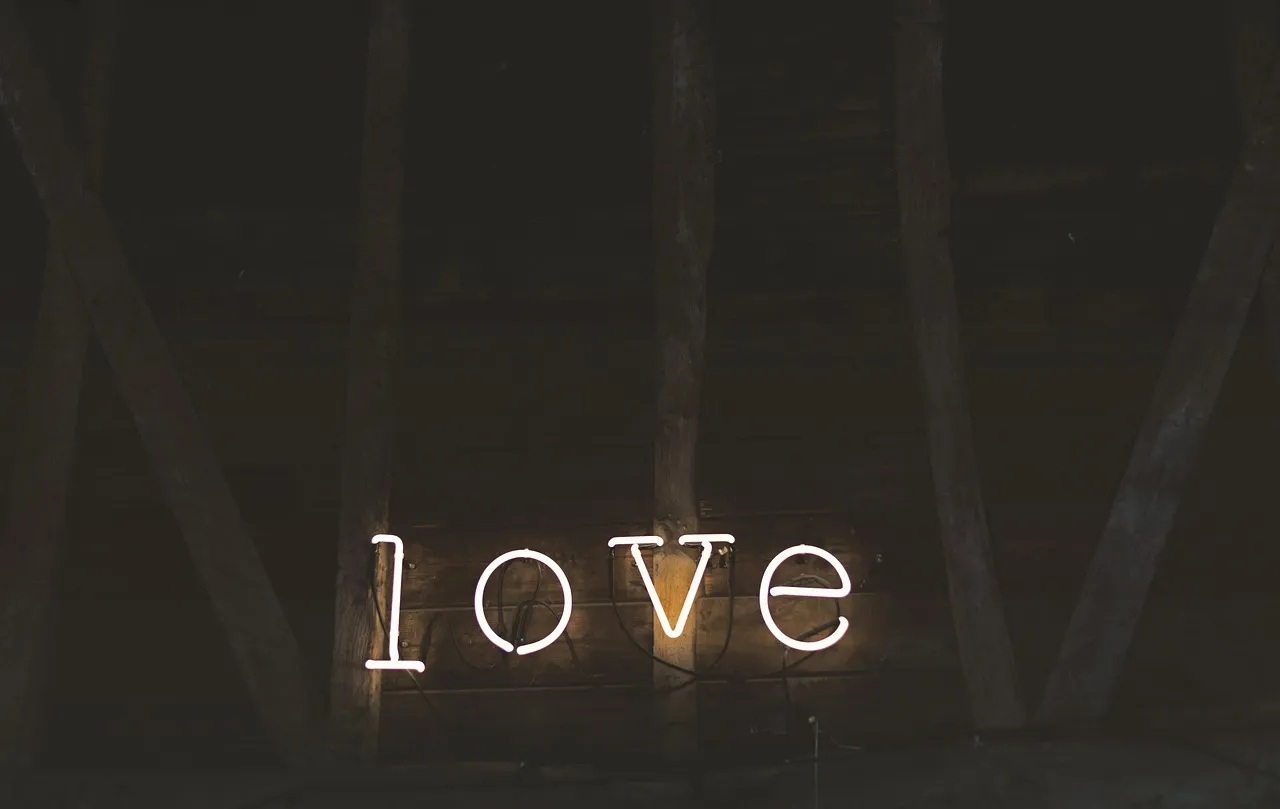love-2588987_1280.jpg