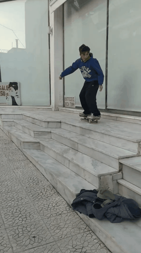 ollie 2 stair.gif