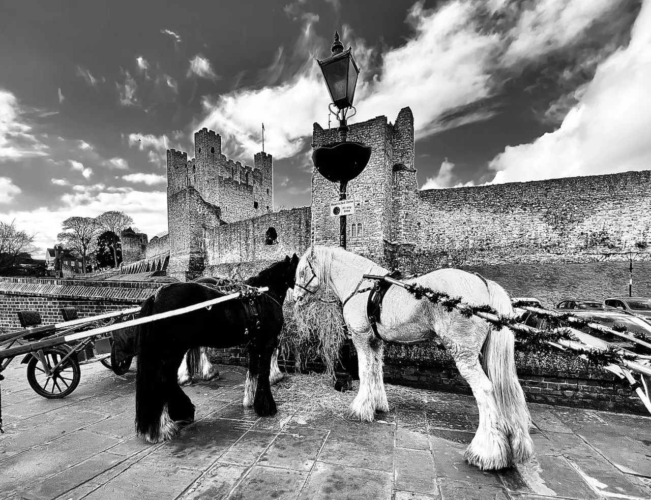 A lunch with a view, black & white. Rochester castel, UK