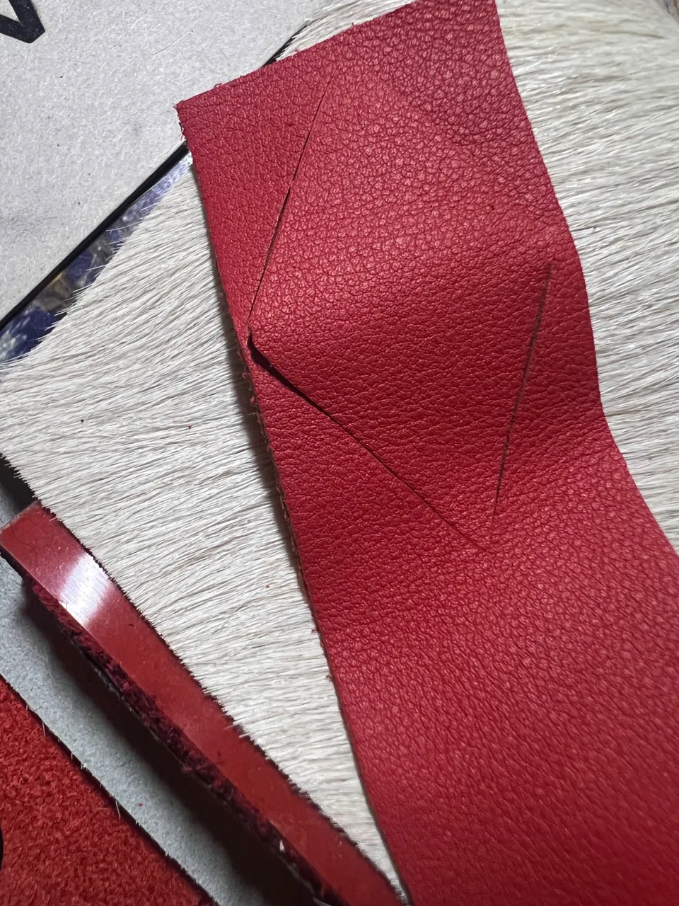 Cutting the shape of the closing system