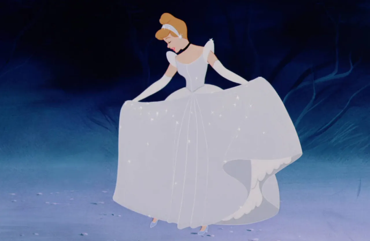 fotograma-de-la-cenicienta-disney.jpg