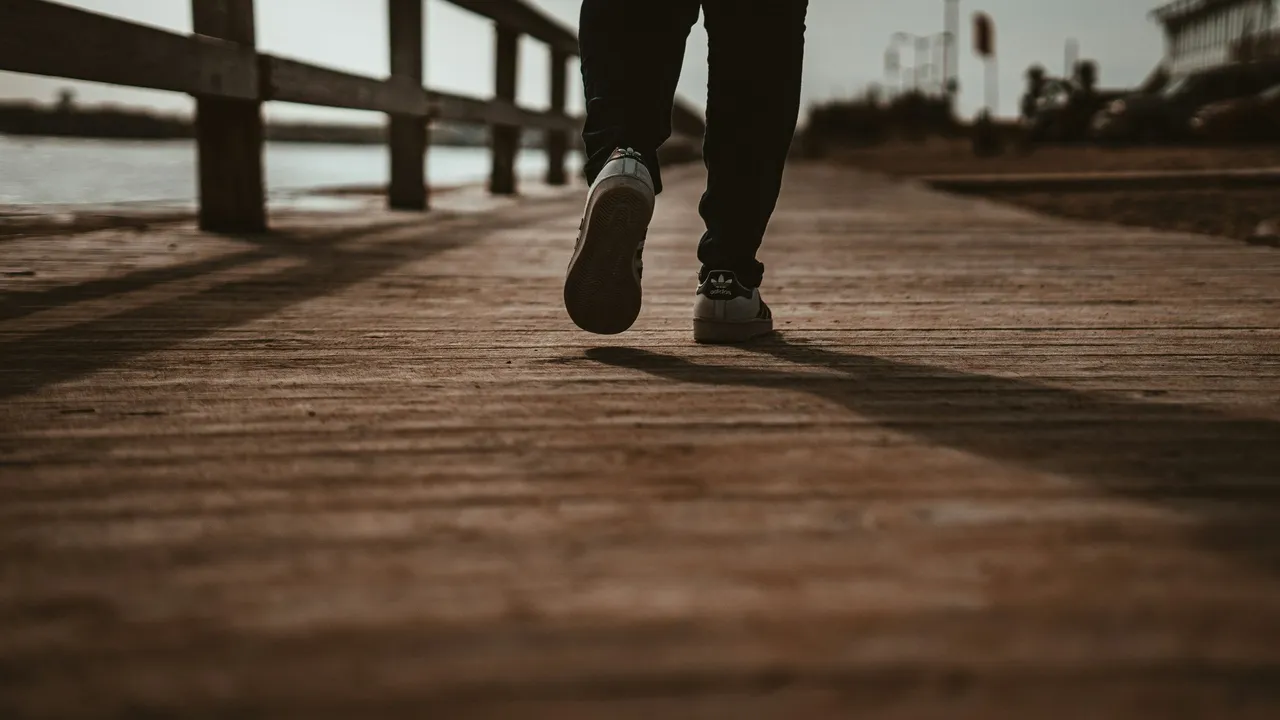 chris-hardy-NEW_U9lp3Hw-unsplash.jpg