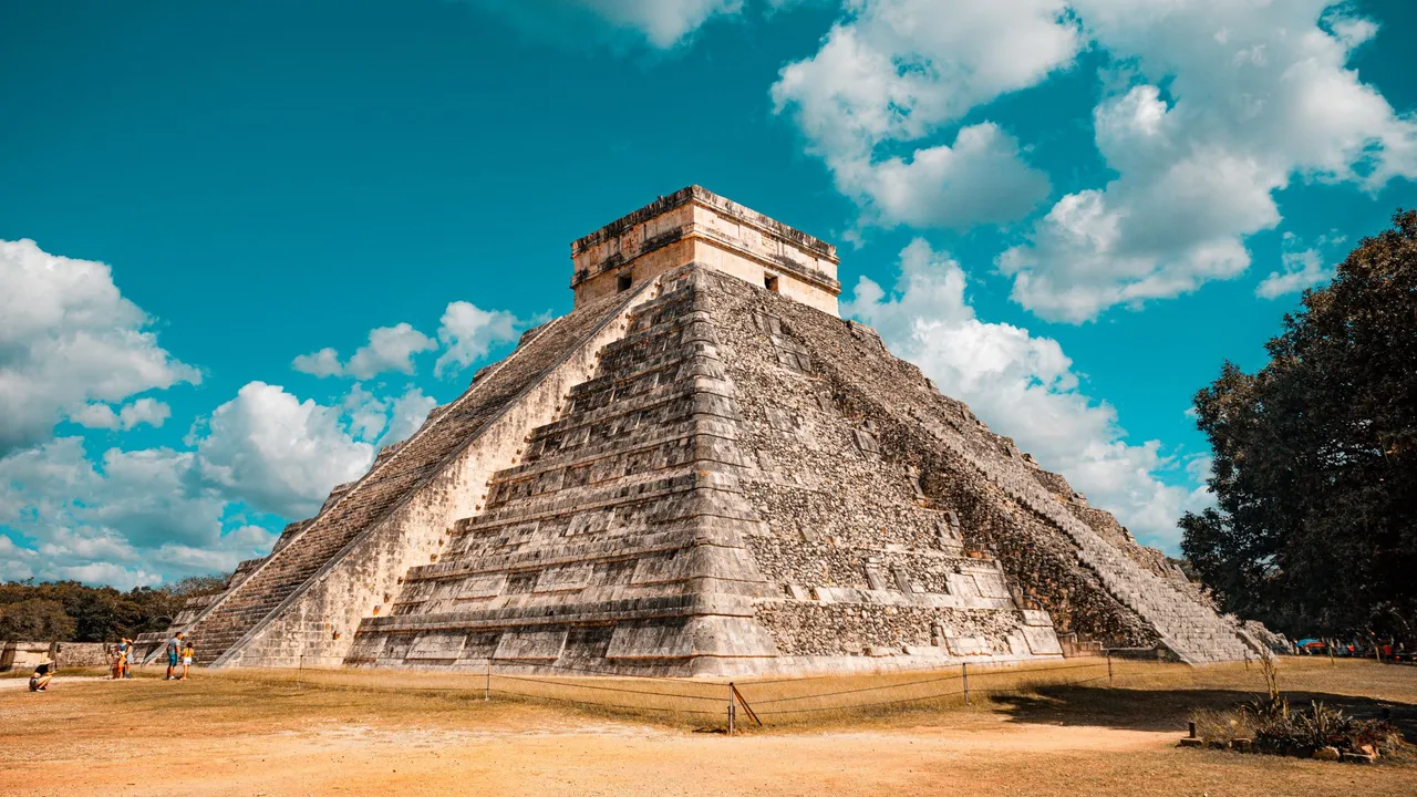 chichen itza.jpg