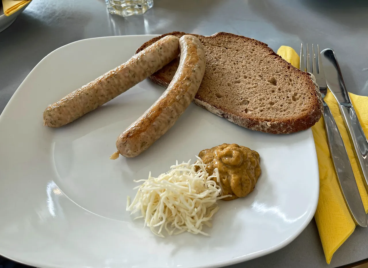 IMG-2110.jpg