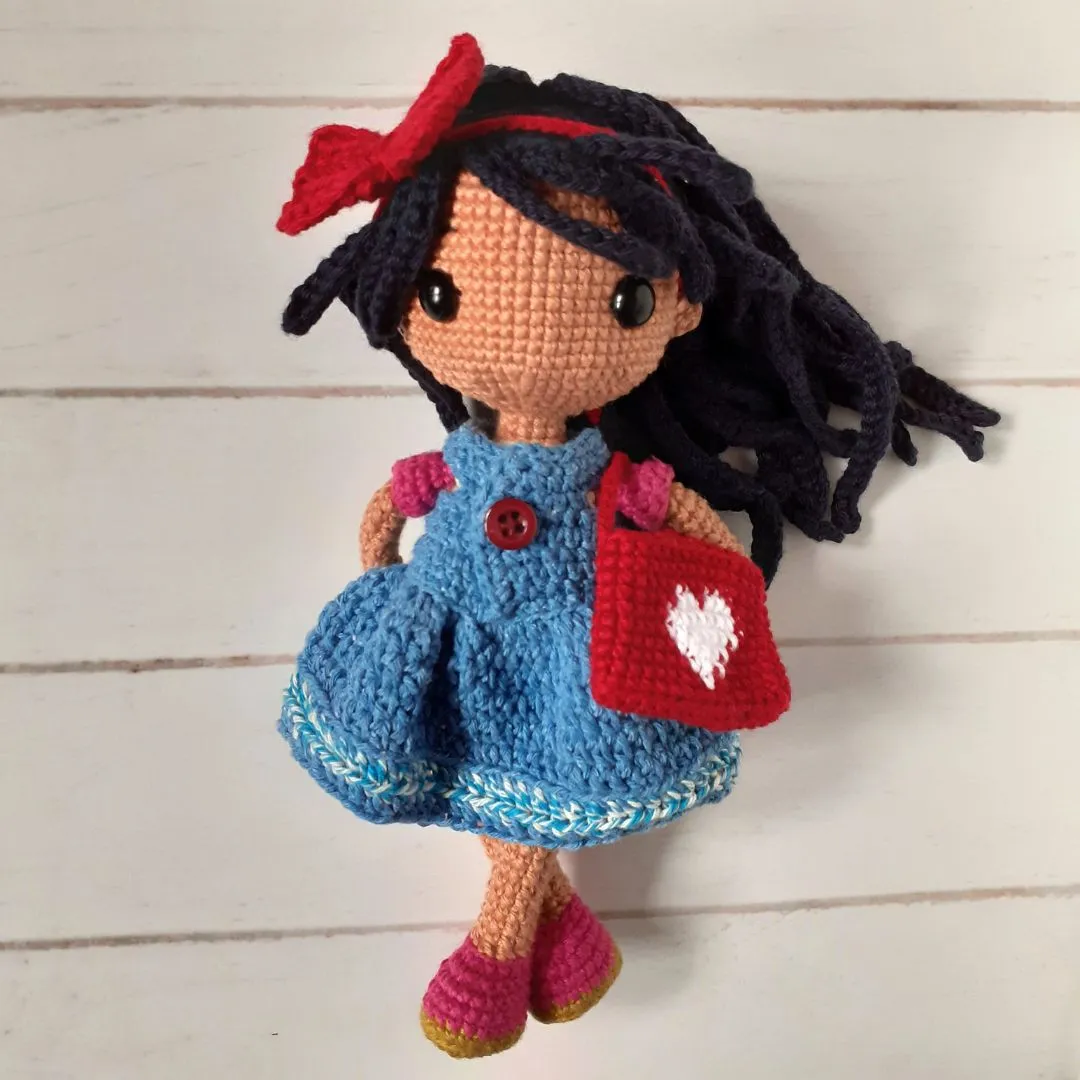 muñeca personalizada a crochet_Khawamaru.jpg