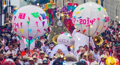 guelaguetza oaxaca desfile de delegaciones.jpg