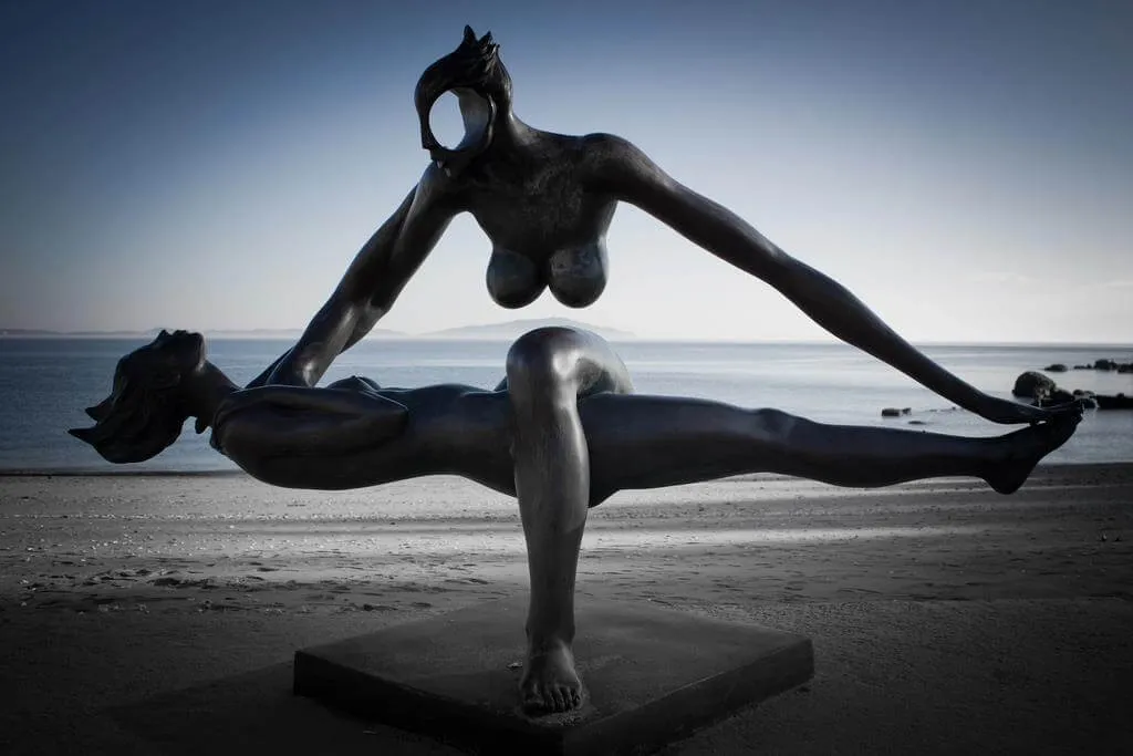 30 Of The World's Most Incredible Sculptures That Took Our Breath Away - Amazing sculpture in South Korea.jpg