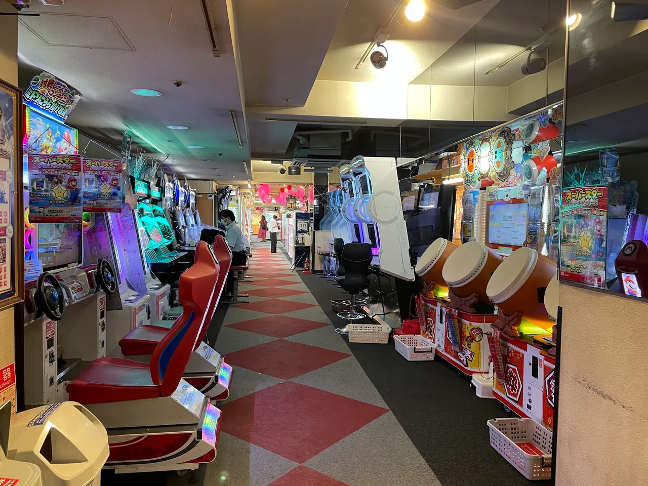 Left wing arcade