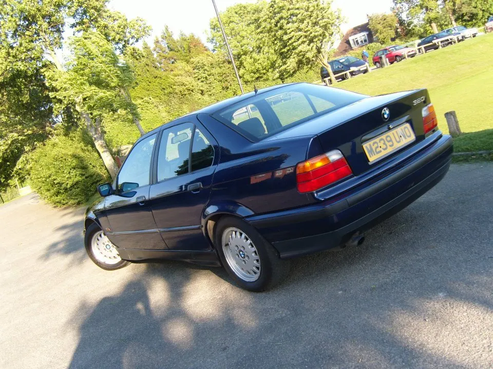 320i1.jpg