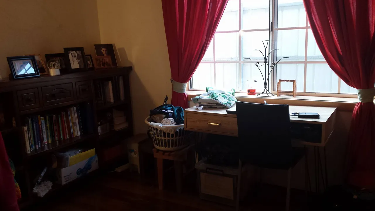room2.jpg