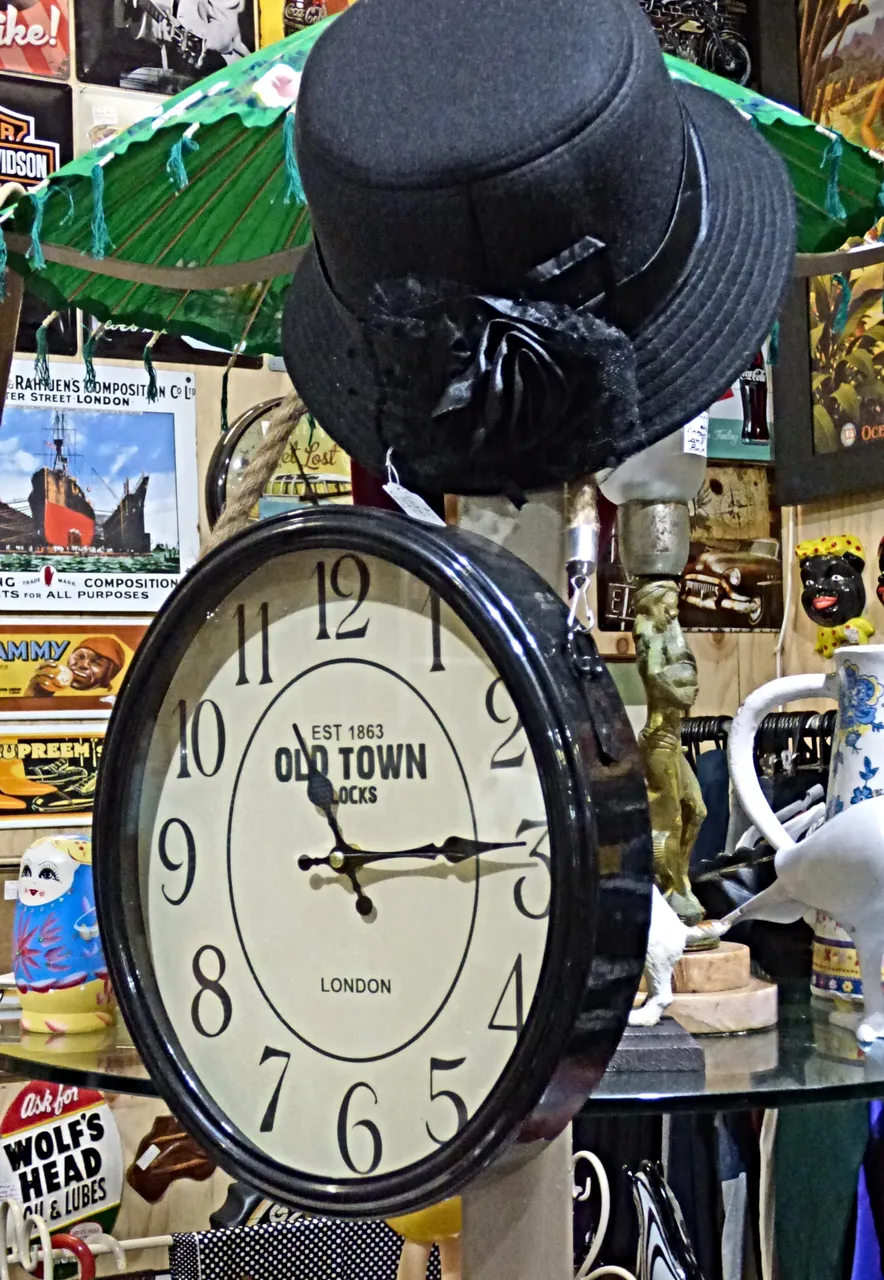 Clock.jpg