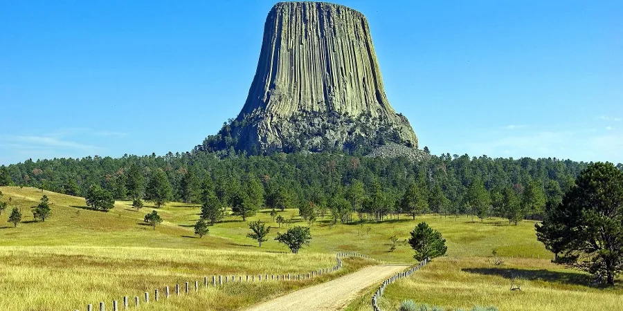 wyomingsdevilstower.jpg