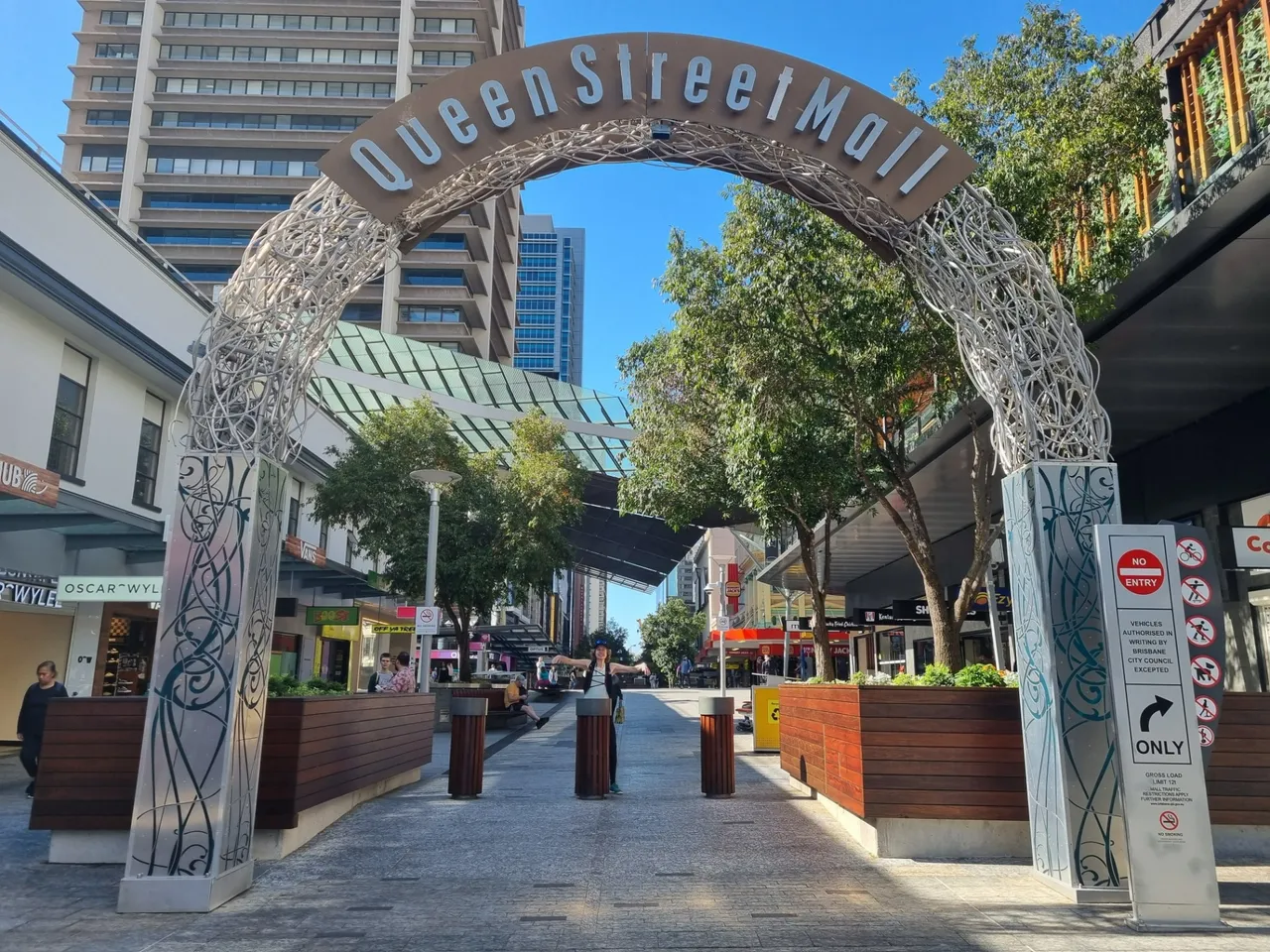 From the gardens it was into the Queen Street Mall much like every other city centre mall I have been too, nice to get there early before it gets too busy.