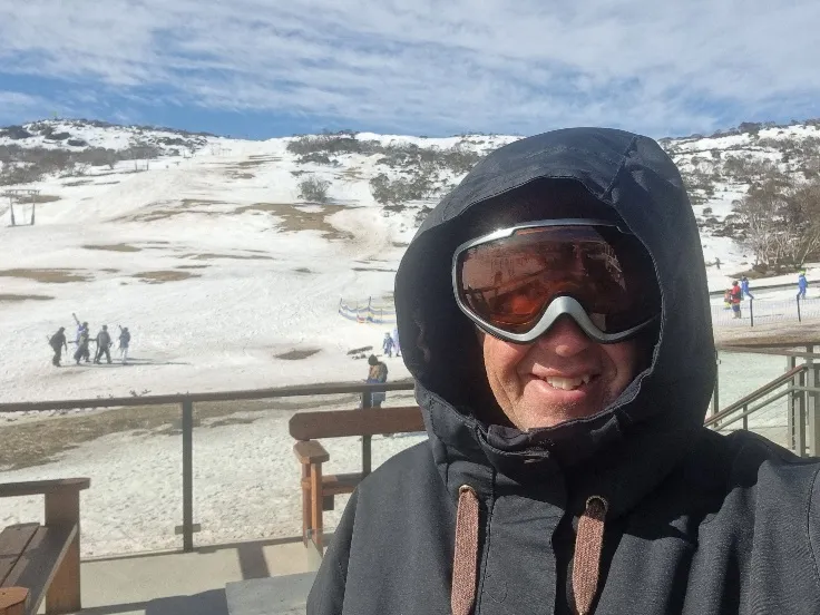 This is the lowest part of the resort too the highest peak here is Mount Piper at 1830m above sea level. It looked very warm with the sun out, all the melting snow and grass patches but the wind made it chilly.