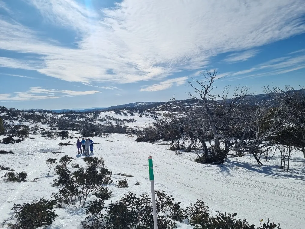 After 10 or so fast short runs, working on our turns, we caught the Piper T bar for a bit of a traverse to The Smiggin Holes area of the Perisher Snow Resort. Perisher is actually 4 resorts now combine and all linked together.