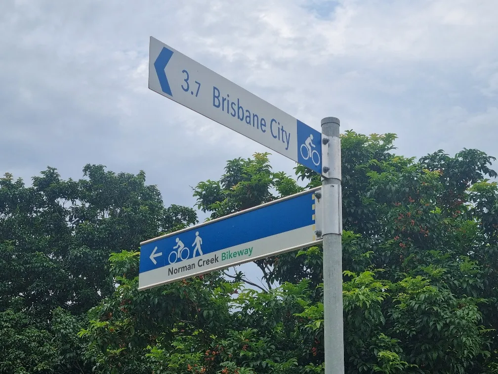 This is my second time to Stones Corner parkrun. The first time was years ago and It has been closed for the longest time while Council was doing a lot of park upgrades. I have been keen to checkout all the improvements for a while and today was the day.