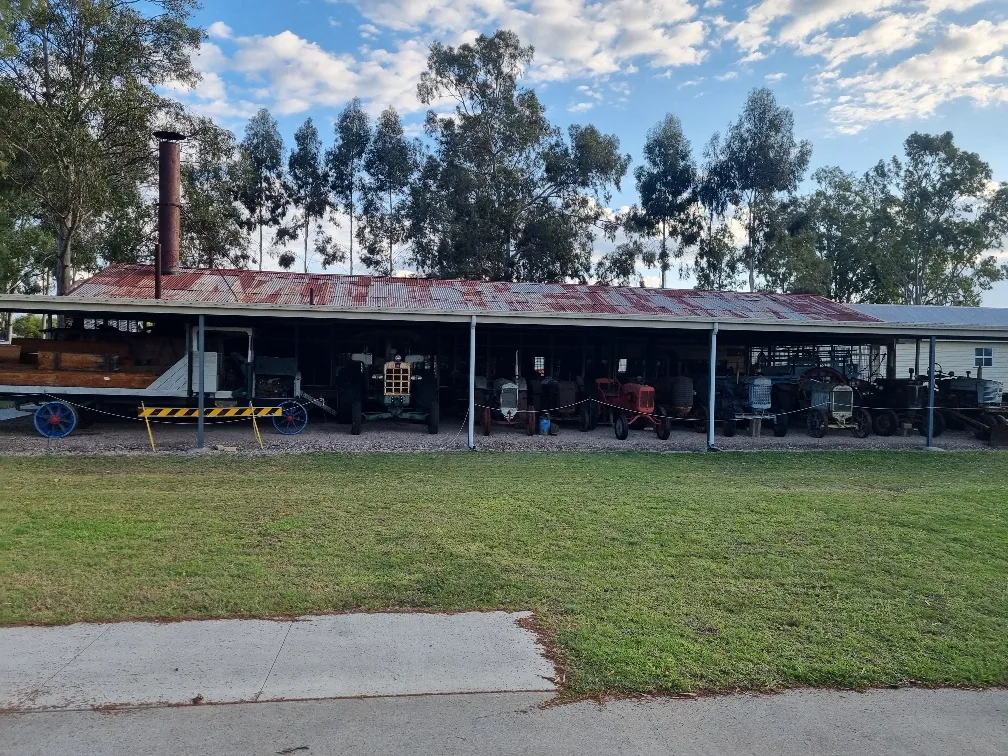 A five bay workshop now that would be handy at home.