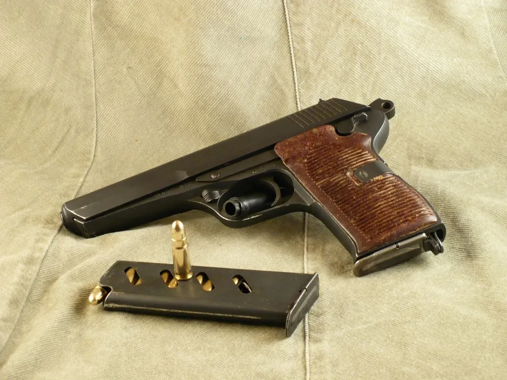 CZ52-left.JPG