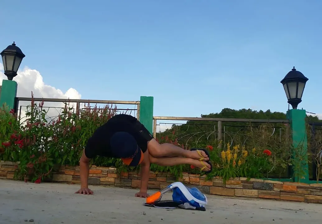 handstand.jpg