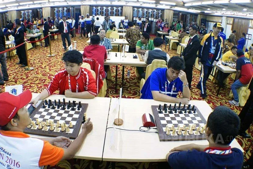 atlet-catur-mengikuti-pertandingan-catur-nomor-beregu-kilat-pada-_160918111821-5101566525327315.jpg