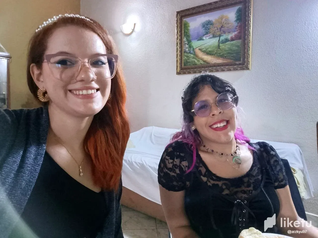 LrNyJqr5mdlxBvJ8_photo_5140988537083112851_y.webp